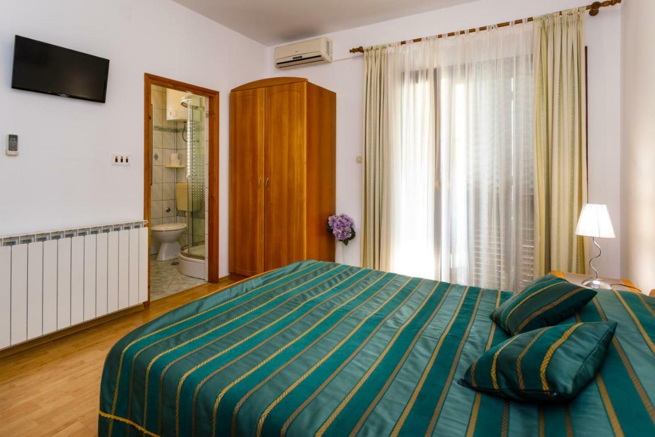 Rooms Mimi Krk Town Luaran gambar