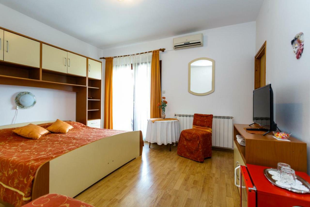 Rooms Mimi Krk Town Luaran gambar